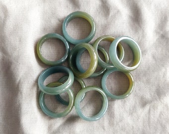 Simple Bean green natural jade thin band ring