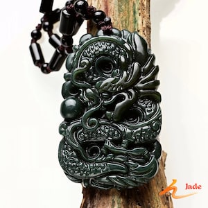 Naturdrache Handgeschnitzter alter chinesischer Drachenanhänger aus grüner Jade