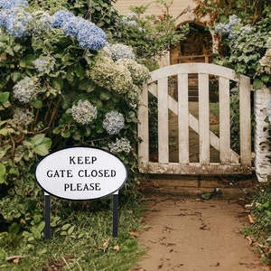 Keep Gate Closed Please Oval WALL or LAWN Statement Plaque Sign, Garden Gate Sign, Metal Decor, Durable Rust Proof Aluminum, Easy to Install