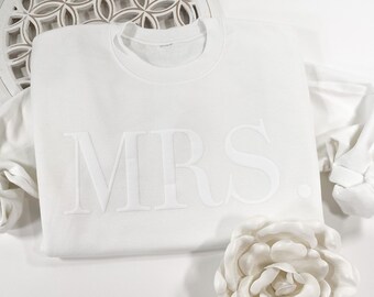 MRS. UNISEX Sweatshirt - Puff Vinyl Mrs. Sweater - Unisex S - 4XL - Bridal Shower Gift - Newlywed Gift - Honeymoon Sweatshirt - Wedding Gift