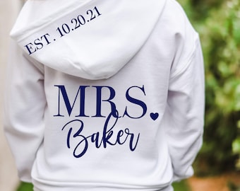 Future Mrs Hoodie Jacket - Bridal Sweatshirt - Personalized Bridal Shower Gift - Getting Ready Bride - Bachelorette Hoodie - Wedding Shirt