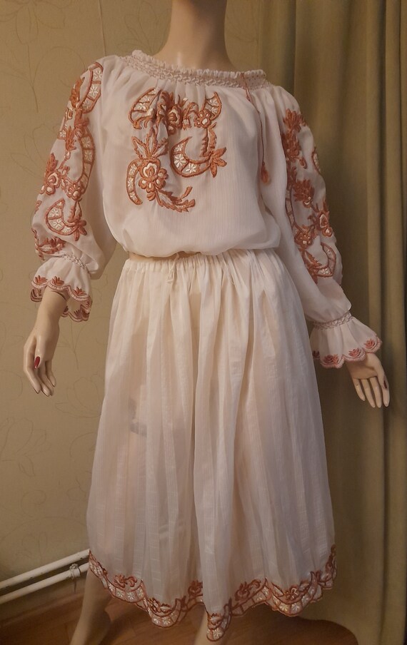 Clearance sale//Vintage 70's Romanian traditional… - image 2