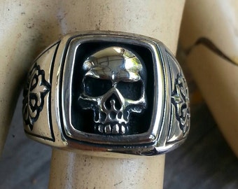 Skull signet ring,sterling silver, cross,celtic cross,sqyare top signet, steampunk,gothic,punk, pirate,hipster ring,mens fashion, handmade