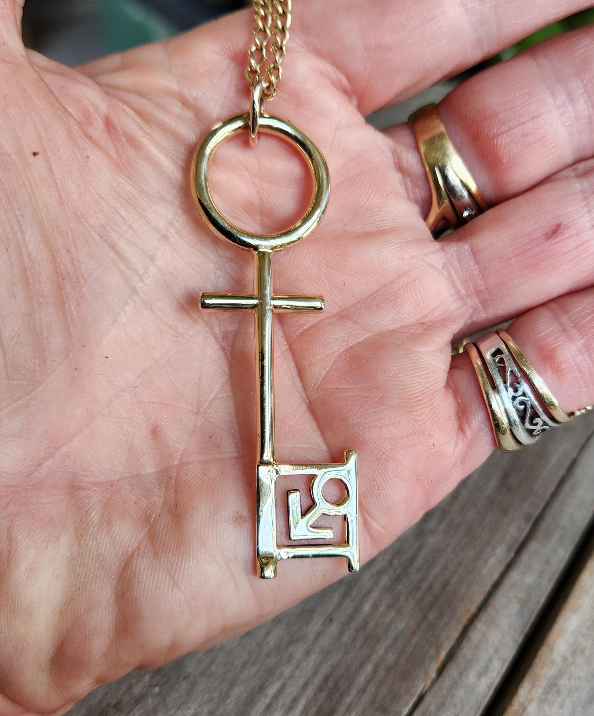ネックレス・ペンダント VINTAGE HOLLYWOOD Octagon Key Necklace BMH1314 Mixed-Metal Convertible Toggle Coin Necklace | White House