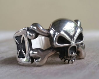 skull and crossbones ring,925 sterling silver,skull ring,  cross, steampunk, pirate,gothic, punk,hand made,skull,skeleton