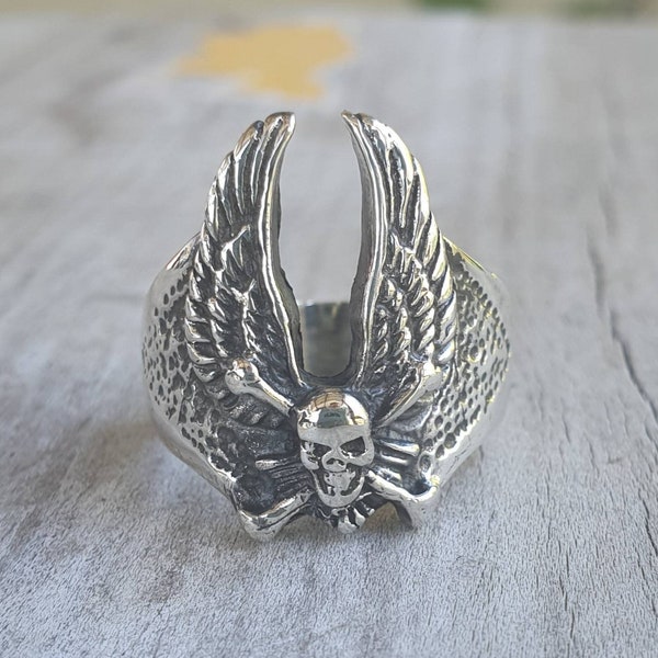 Skull ring,skull and crossbone,winged skull ring,sterling silver,small skull ring, retro skull steampunk, gothic,gypsy, ring,rockabilly