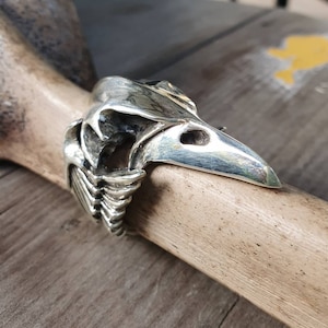 Large raven skull,heavy sterling silver,chunky long bird ring, Geiger,wizard steampunk,gothic,large claw,large ring,gauntlet,occult