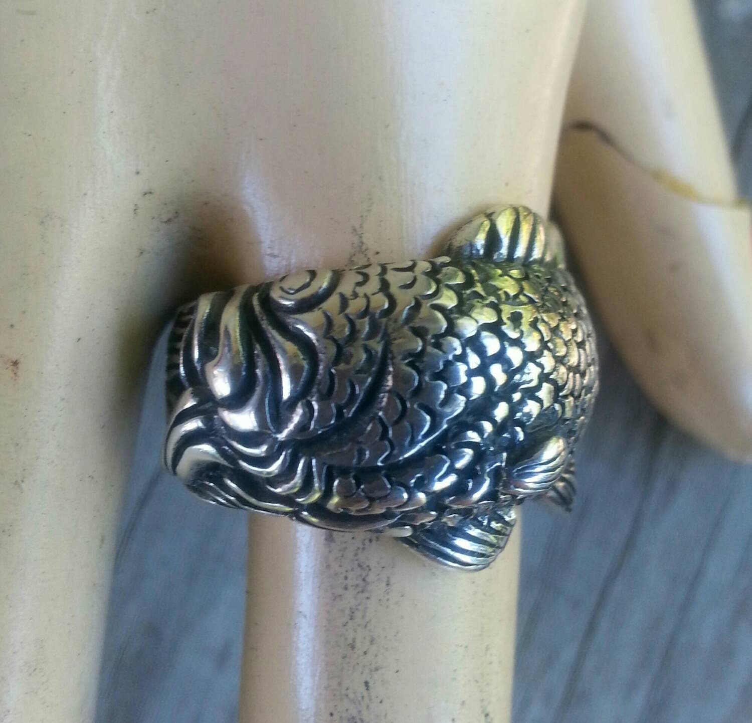 Relief Fish Stainless Steel Ring – GTHIC
