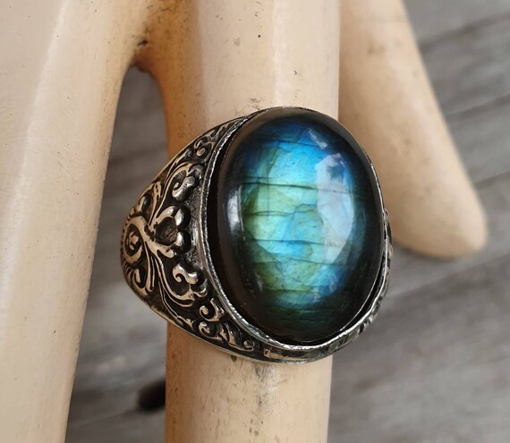 Labradorite Facet with Scroll sides Ring Labradorite Facet with Scroll sides Ring