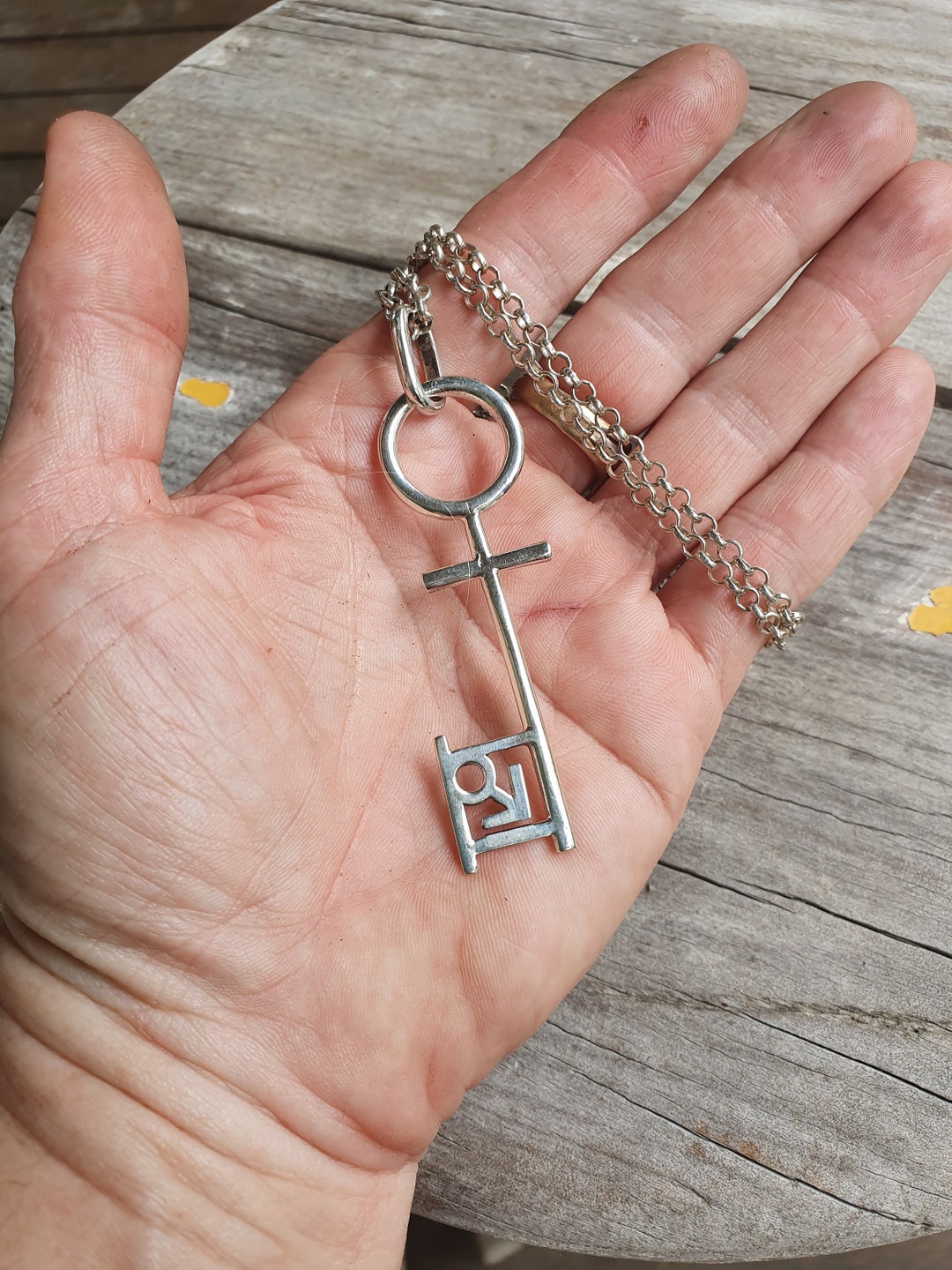 ★SENTIMENTS★ NO.419 [SILVER] NECKLACE Sunburst Sterling Silver Petite Locket | Monica Rich Kosann