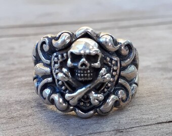 skull and crossbones pirate sterling  silver mans wedding dress ring  shield medieval victorian steampunk