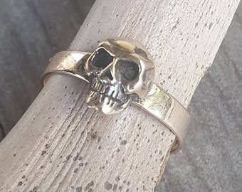 Gold skull ring,9ct gold,small,light, handmade steampunk, gothic ,punk,women's skull,skull pinkie,handmade,boho,hipster,rockabilly