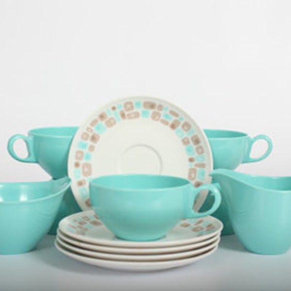 Vintage Oneida-Ware Baby Blue Cups With Saucer, Creamer & Sugar Bowl Set
