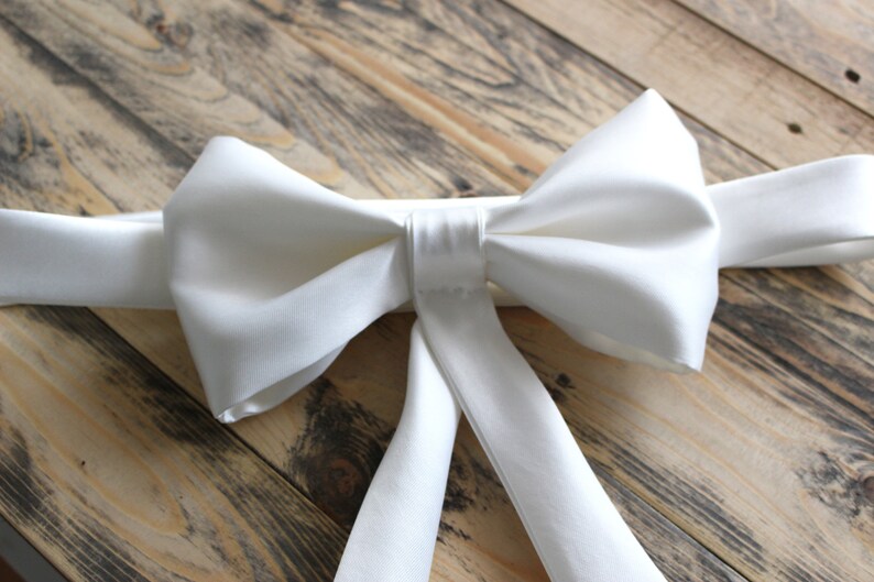 Ivory bridal sash belt with medium bow with tails zdjęcie 4