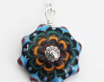 Mini ciondolo fiocco di neve, ciondolo in vetro lavorato a lume, gioielli da sposa, gioielli dollaro di sabbia, ciondolo riccio di mare, vetro di Murano, gioielli in vetro lavorato