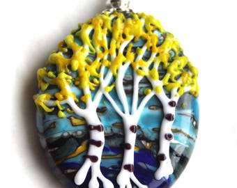 Ciondolo con albero di betulla, ciondolo con paesaggio, ciondolo in vetro fatto a mano, gioielli ispirati alla natura, gioielli artigianali, vetro artigianale, albero della vita