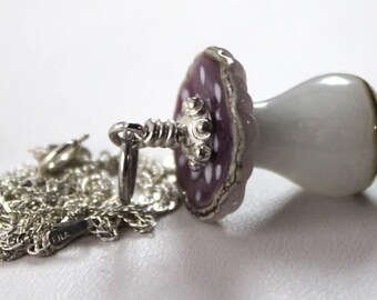 Ciondolo a forma di fungo magico, Shroomies, gioielli a forma di fungo, gioielli psichedelici, Boho, vetro lavorato a lume, gioielli Ooak, fatti a mano, perline di vetro, perline