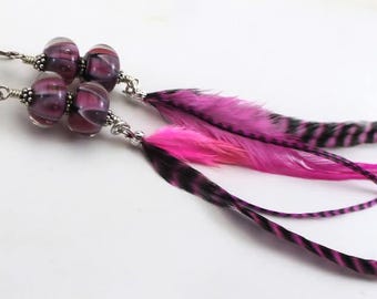 Orecchini coccinella, perle di vetro lavorato a lume, orecchini di piume, argento sterling, vetro, piume, orecchini di vetro lavorato a lume fatti a mano, vetro