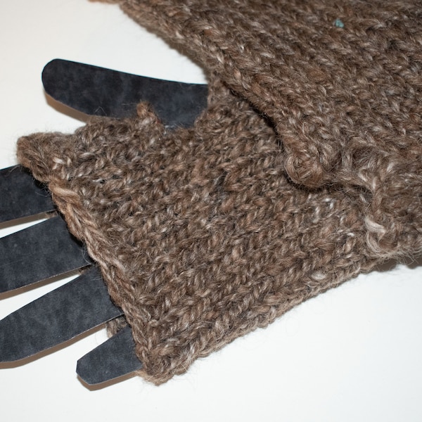 Stricken Wolle Handschuhe braun Farbe Super Warm und weich auf der Haut von Hand gesponnen und gefärbt Garn - Unisex - Pulswärmer OOAK