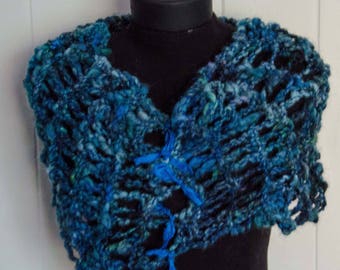 Knit Chunky Cowl / Shawl / Infinity Scarf / Neck Warmer / Midnight Blue and Black Hand Spun Art Yarn  Soft to Ski n*  OOAK *  Gift for Her