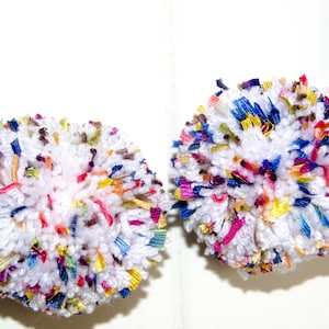Rainbow Confetti  Pom Pom Garland  (5) 3 Inch Pom Poms Poms - Pom Banner - Pom Pom Garland - Photo Prop - Party Decor - Children&#39;s Decor