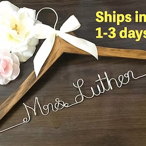 ONE DAY SALE. Wedding Hanger, Bridal Hanger, Bridesmaid Gift, Bridesmaid, Custom Engagement, Mother of the Bride, Maid of Honor, Flower girl