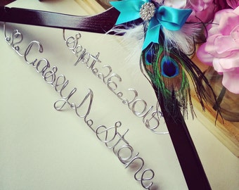 VENTA Percha de pavo real..Percha de boda personalizada. Percha de novia.