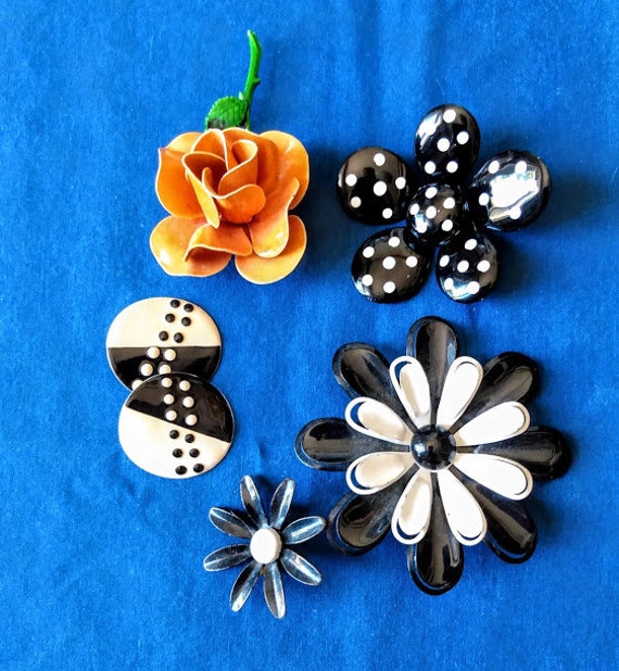 Vintage unmarked Flower Brooches