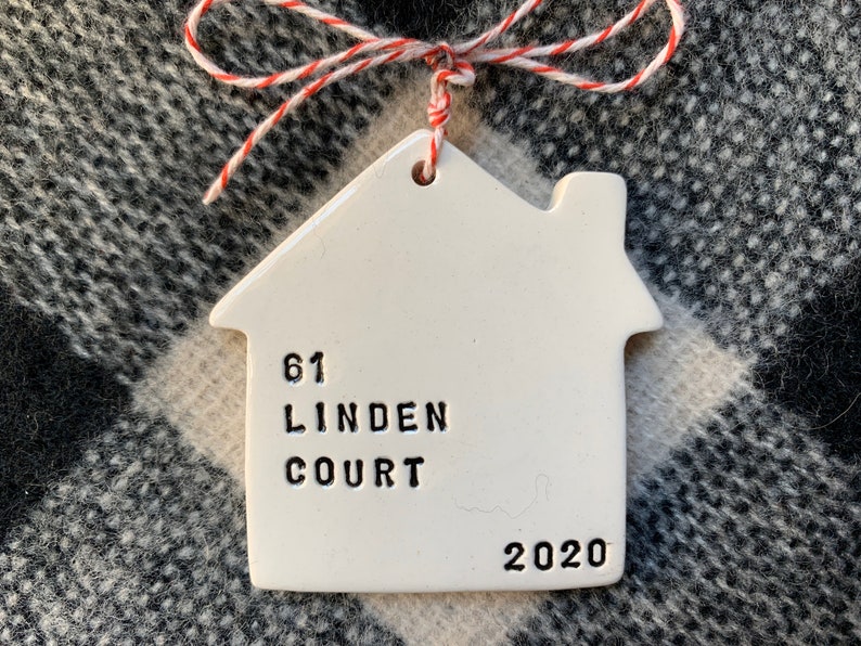 new home ceramic keepsake Christmas ornament personalized with your address Bild 5