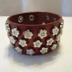 Vintage Leatherette Bracelet, Rhinestones Set In Silver Tone Flowers, Snap Closures