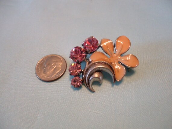 Vintage Retro Brooch, Light Pink Enamel Petals, F… - image 4