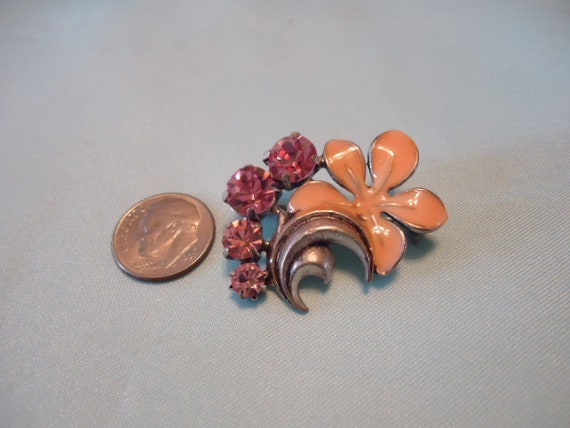 Vintage Retro Brooch, Light Pink Enamel Petals, F… - image 5