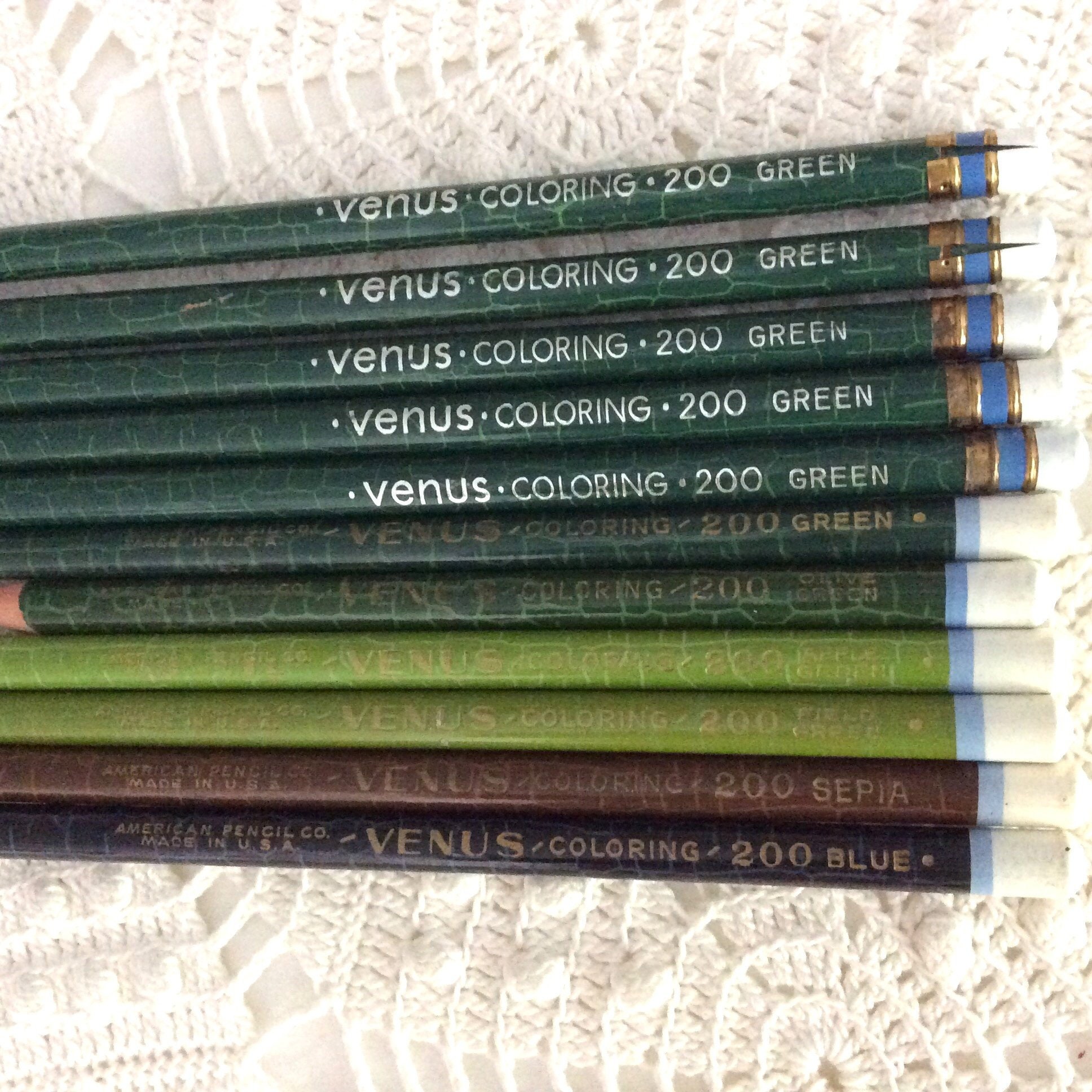 9 Green Colored Pencils, Assorted Shades, Venus Coloring Pencils, American Pencil Co, Vintage Pencils