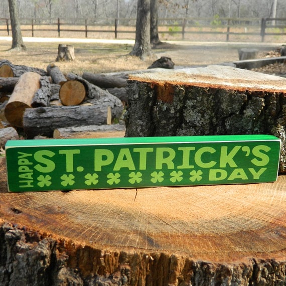 Wooden Shelf Sitter 6 Different Color Combinations! Patrick/'s Day Happy St