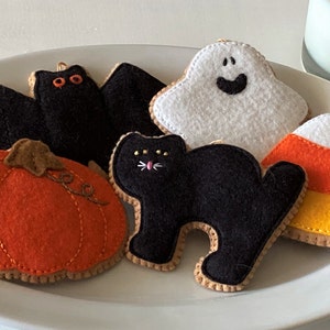 PDF PATTERN Halloween Ornaments Felt Play Cookies, Bat, Cat, Ghost, Pumpkin, Candy Corn Halloween Decorations image 9