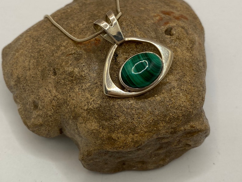 Vintage 925 Sterling silver Green Malachite Pendant Necklace!!!!!