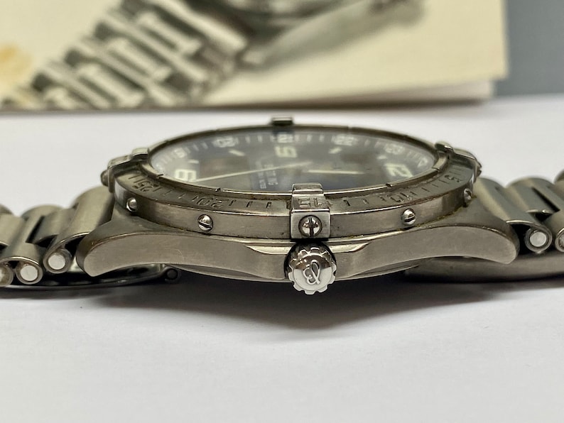 Vintage Breitling Aerospace Ref. E65062 Titanium Quartz Navy Blue Dial Watch image 9