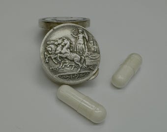 1915 Italy 800 Silver 2 Lire Coin Art Pill Box – Vintage Collectible!! Great Gift Idea!!
