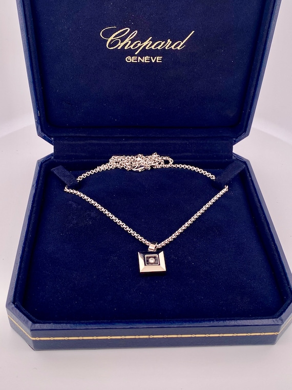 18k white gold Chopard Happy Diamonds Icons Pendant Necklace -  WatchesLikeNew