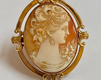 Vintage Carved Shell Cameo Pendant/Pin: 10K Yellow Gold Victorian Woman