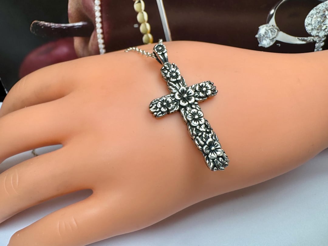 Vintage 925 Sterling Silver THAI Floral Designed Cross Pendant Necklace ...