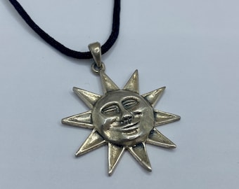 Vintage 925 Solid Sterling Silver Sun Face  Pendant !!!!