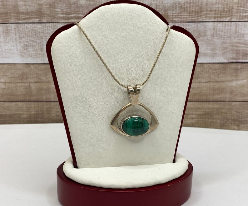 Vintage 925 Sterling silver Green Malachite Pendant Necklace!!!!!