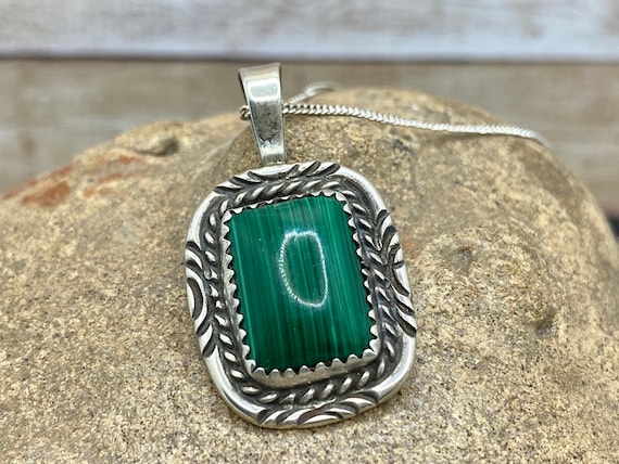 Green Malachite Necklace With Antiqued Rope Chain Sterling Silver Green Malachite Necklace With Antiqued Rope Chain Sterling Silver