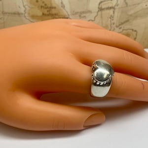 Caviar ring 925 750 hot sale