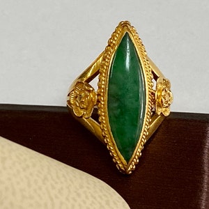 Beautiful Vintage 22K Yellow Gold And  Chinese Natural Imperial Jadeite  Jade Women&#39;s Ring !!!!