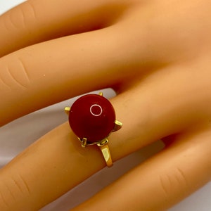 18K Gold Oxblood Coral Ball Ring - Size 5 3/4
