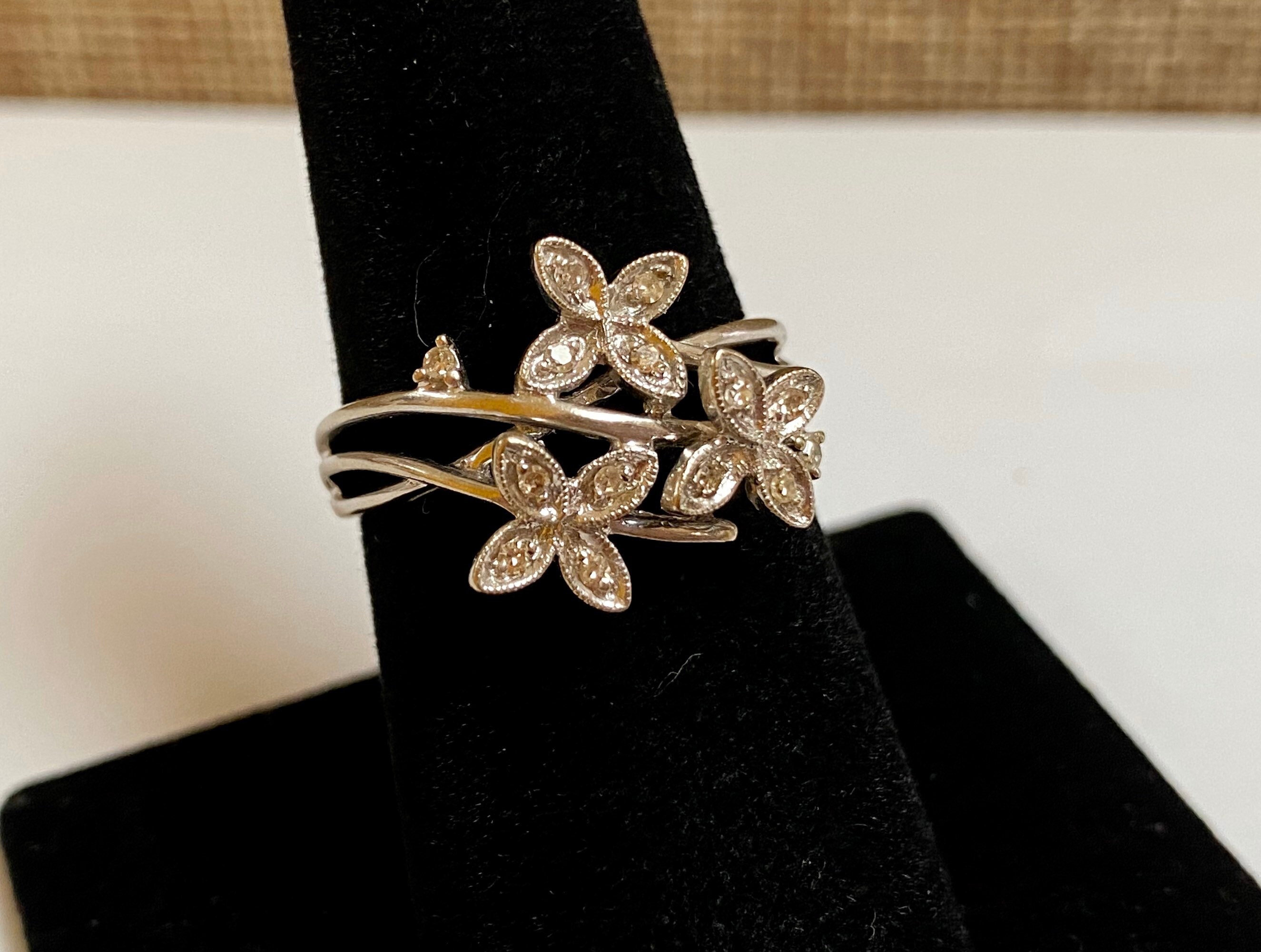 ダイヤモンド　フラワー　リング　ホワイトゴールド 10Kホワイトゴールド ダイヤモンド フラワーリング - サイズ 7 1/4