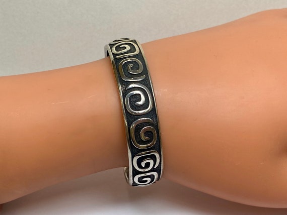 Phenomenal Vintage Native American Navajo Sterling Silver Stamp Nora Bill Bracelet Phenomenal Vintage Native American Navajo Sterling Silver Stamp Nora Bill Bracelet