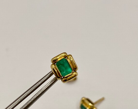 18K Yellow Solid Gold And Emerald Stud Push Back … - image 6